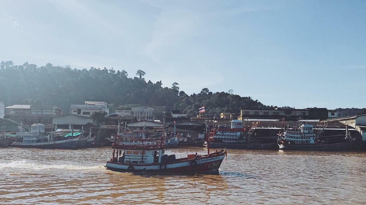 Rub Lom Chom Klong Homestay Chumphon Exteriér fotografie